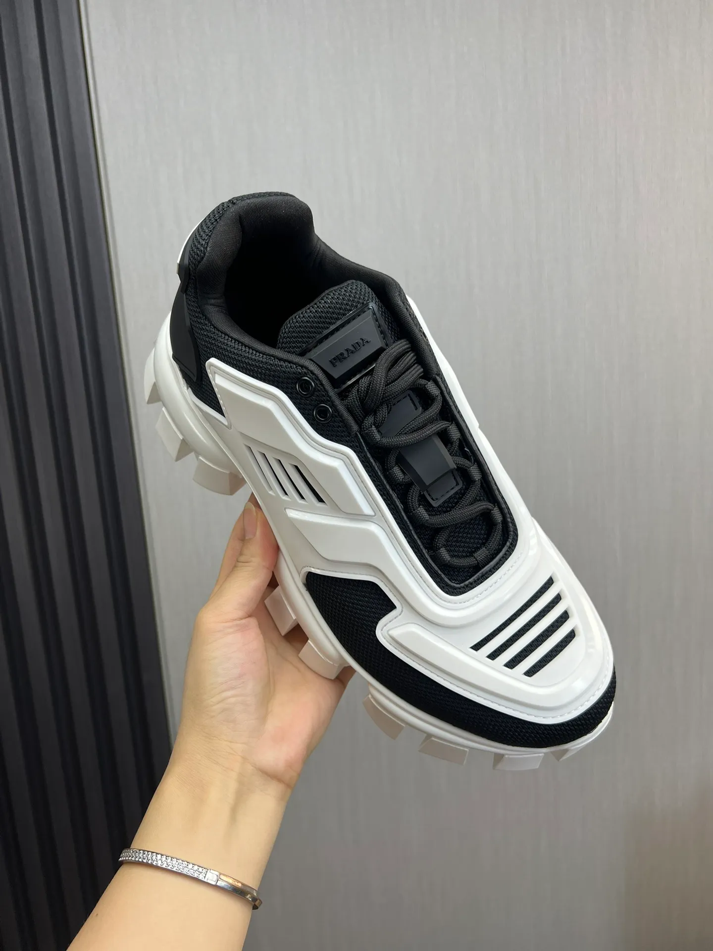 Men's shoes 💰620💰 [PRADA] Popular thick-soled shoes for couples 👩‍❤️‍👨 Available all year round ✔️Official website synchronization Original fly-knit film fabric + cowhide lining, 1⃣️ to 1⃣️ replica, original sole, 36-45 (45 made to order, non-refundable)